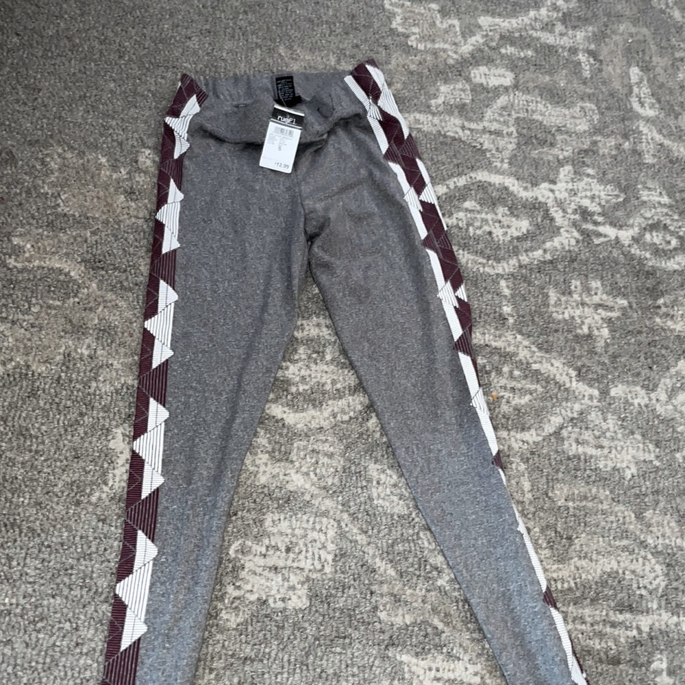 Rue 21 grey leggings mixed with purple & white